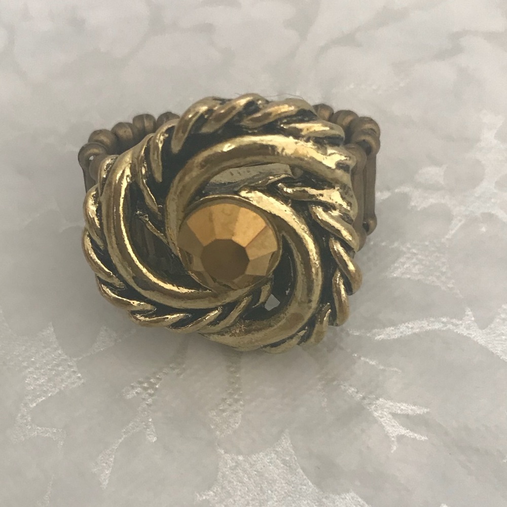 Golden Stone Ring💄